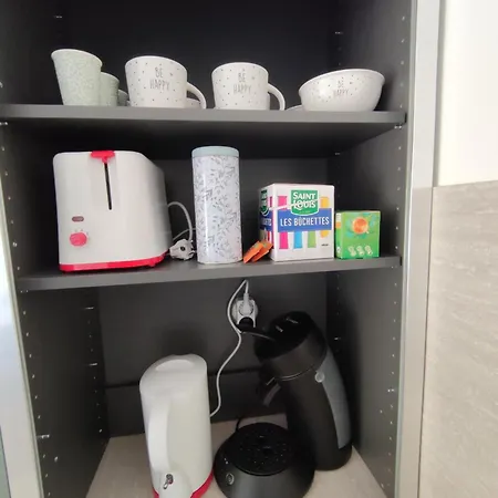 Studio Avec Parking Centre-ville Face A La Gare Plage & Commerces Apartmán