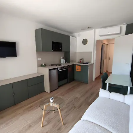 Studio Avec Parking Centre-ville Face A La Gare Plage & Commerces * ארסשון